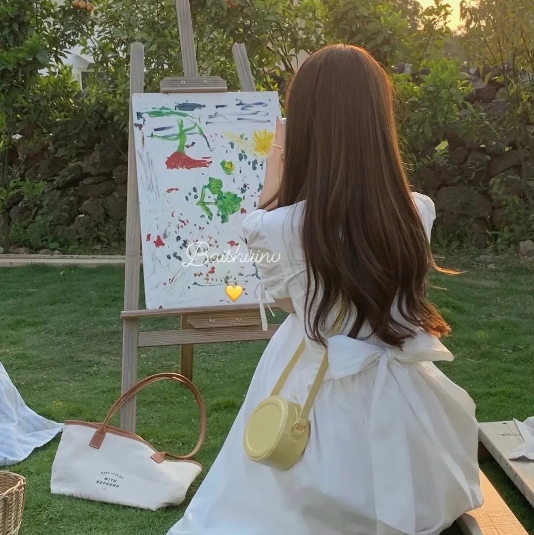 小姐嬉春